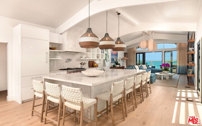 Building Photo - 27044 Malibu Cove Colony Dr