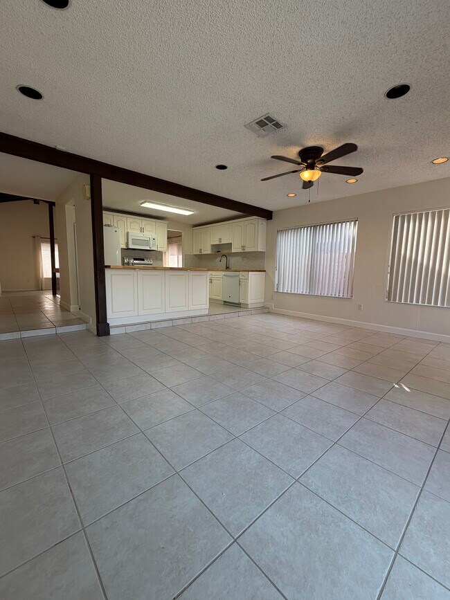 Building Photo - 13261 SW 102nd Terrace