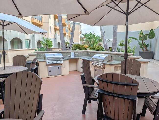 Building Photo - Coming Soon! Beautiful Ground Floor Condo in Carmel Valley