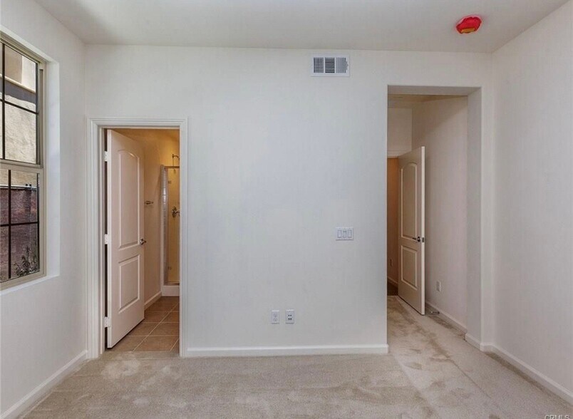 Building Photo - 174 Jaripol Cir