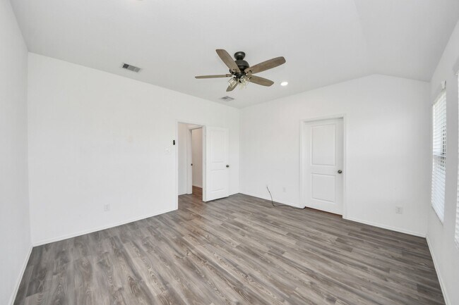 Building Photo - 7319 Bridal Ranch Dr