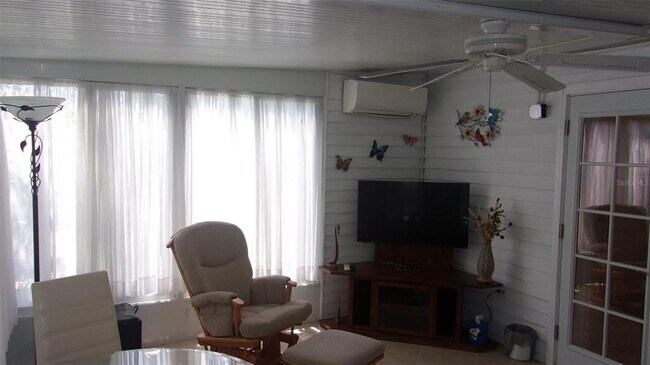 Building Photo - 10821 SW 83rd Ct