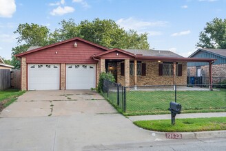 Building Photo - Updated 3 bedroom home