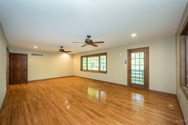 Building Photo - 2731 Christy Ave