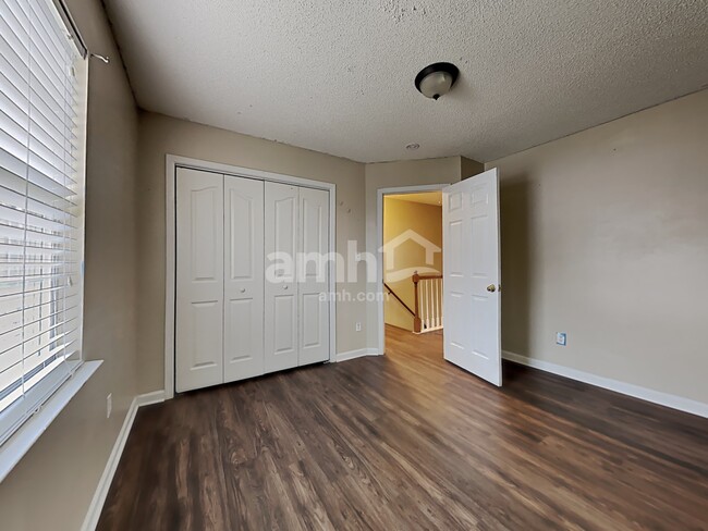 Building Photo - 6110 Goldenfield Dr