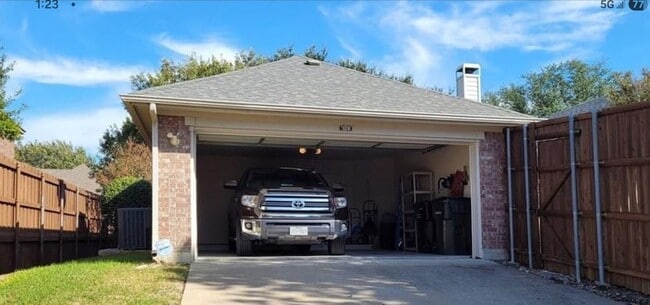 Building Photo - 6401 Dakota Dr