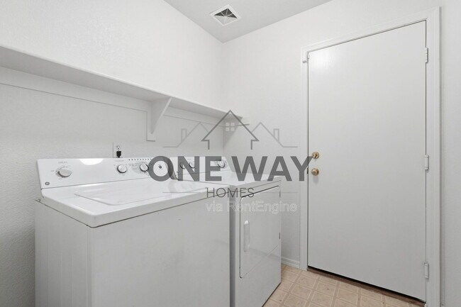 Building Photo - 11352 E Renata Ave