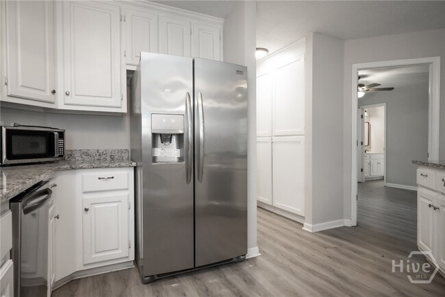 Building Photo - 2400 Rays Church Rd