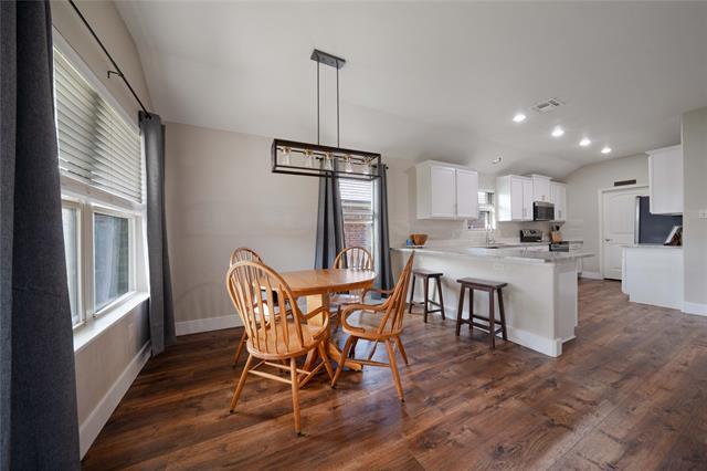 Building Photo - 913 Hawthorne Rd