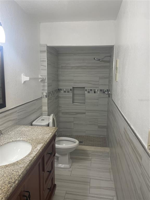 Building Photo - 6026 Amberly Ct