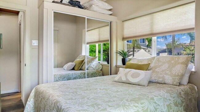 Building Photo - BK-1284