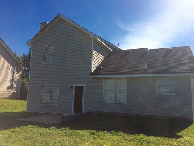Building Photo - 713 Asbury Way