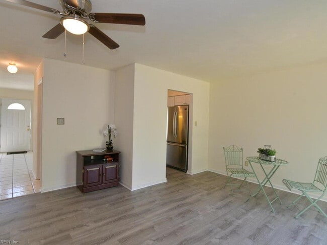 Building Photo - HILLTOP AREA FOR RENT!