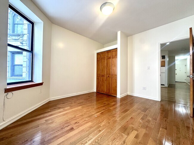 Building Photo - 610 W 150th St