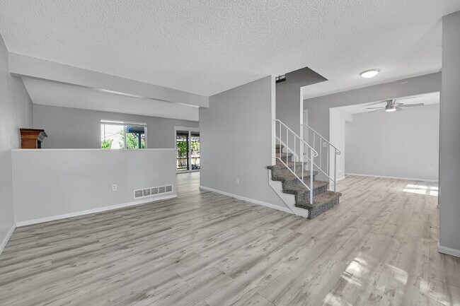 Building Photo - $2,895 - 3 Bed, 2.5 Bath Home with Central...
