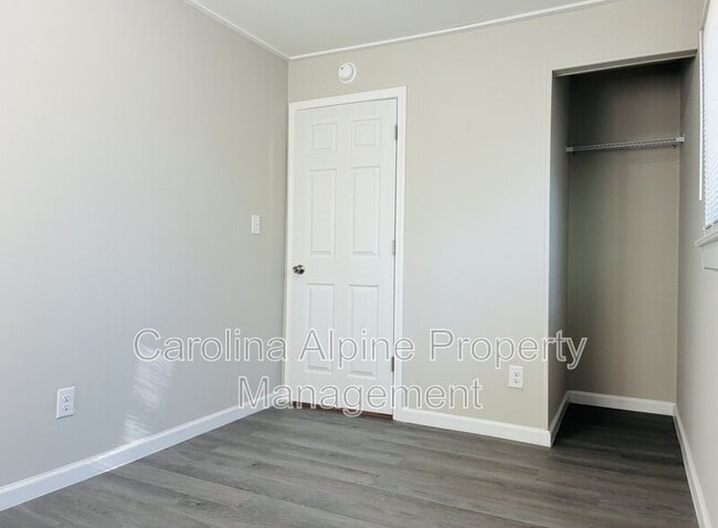 Building Photo - 613 Legrand St