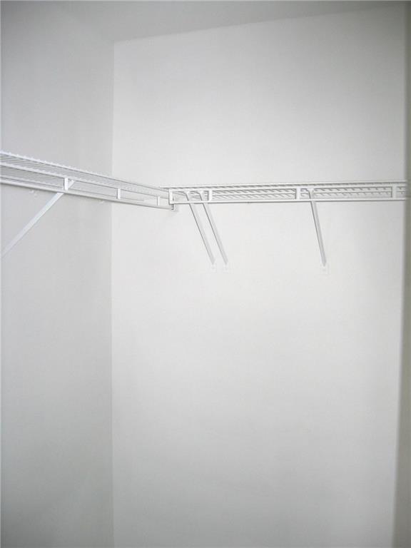 Building Photo - 1074 Pine Grove Ave NE