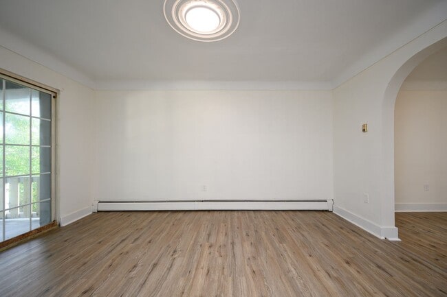 Building Photo - Single Family Home
