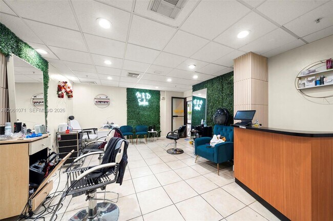 Building Photo - 400 Kings Point Dr
