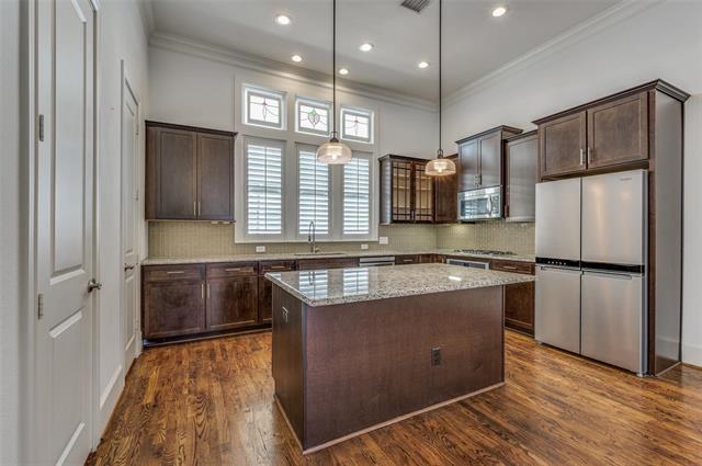 Building Photo - 2135 Marilla St