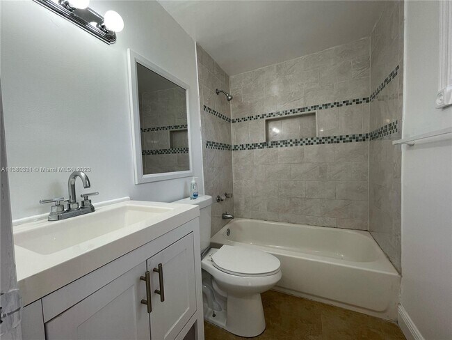 Building Photo - 2957 SW 36th Ct