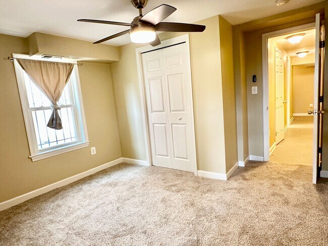 Building Photo - 2 Bed 1 Bath Adams Morgan