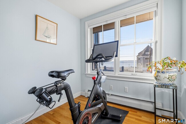 Building Photo - 5 Middle Beach Rd