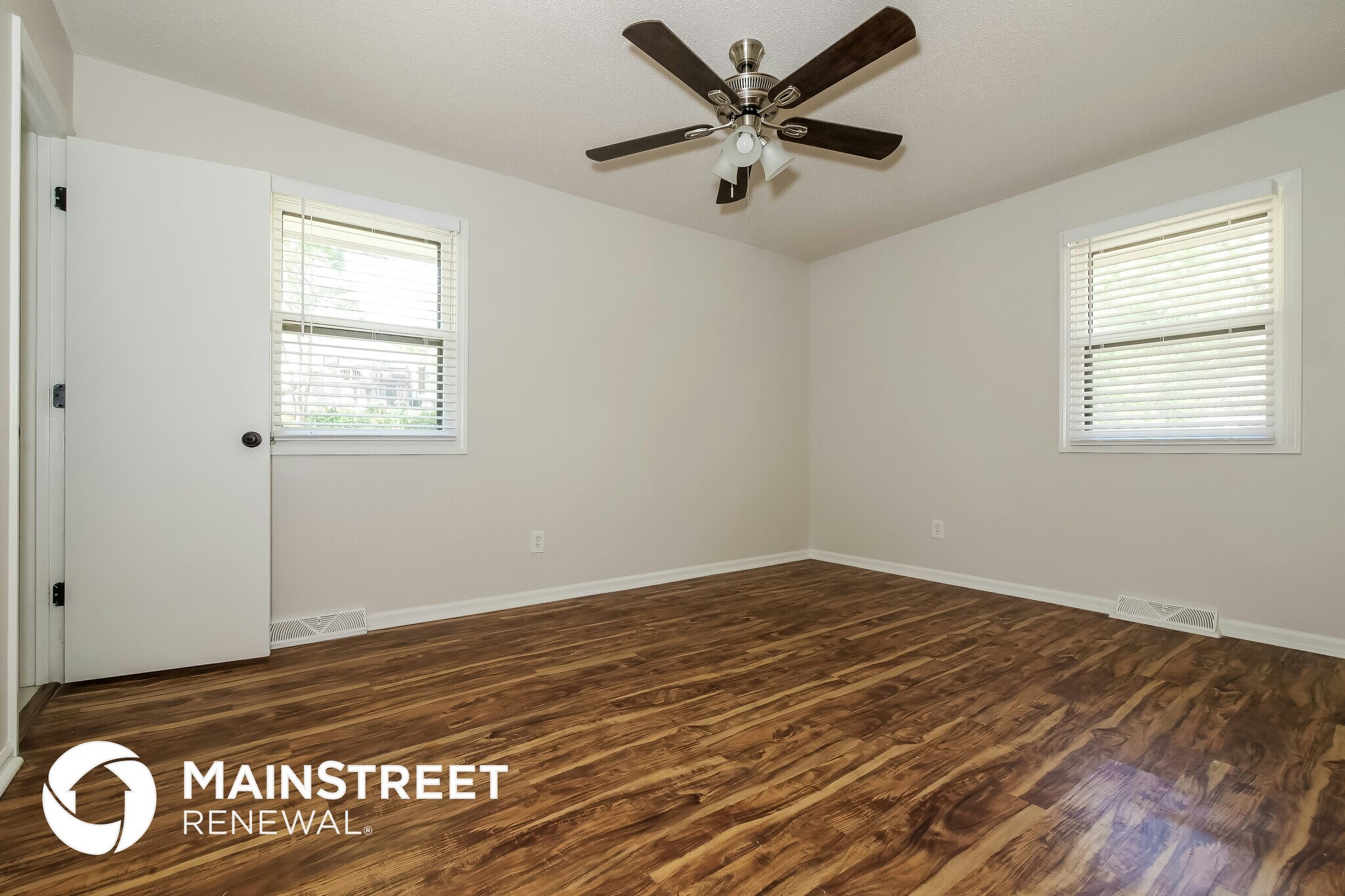 Building Photo - 6924 NW Pleasant View Dr