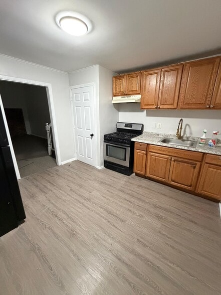 Building Photo - 958 Taylor Ave