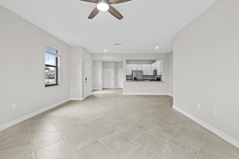 Building Photo - 15043 Sunny Day Dr