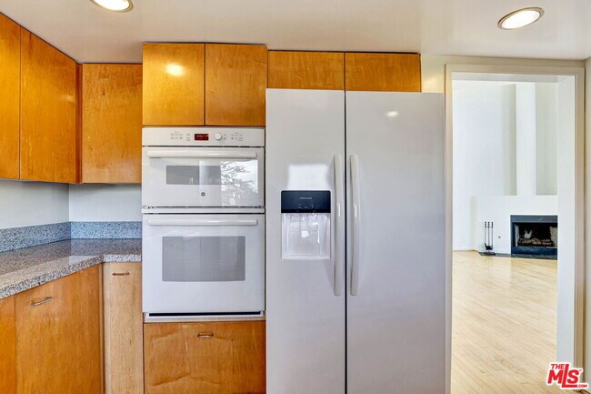 Building Photo - 811 21st St