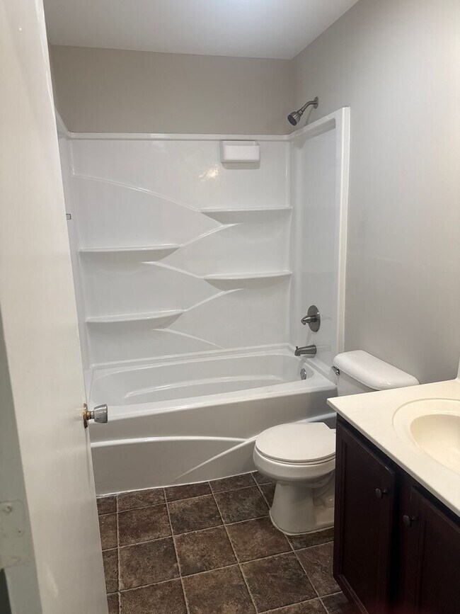 Building Photo - Two Bedroom One Bath