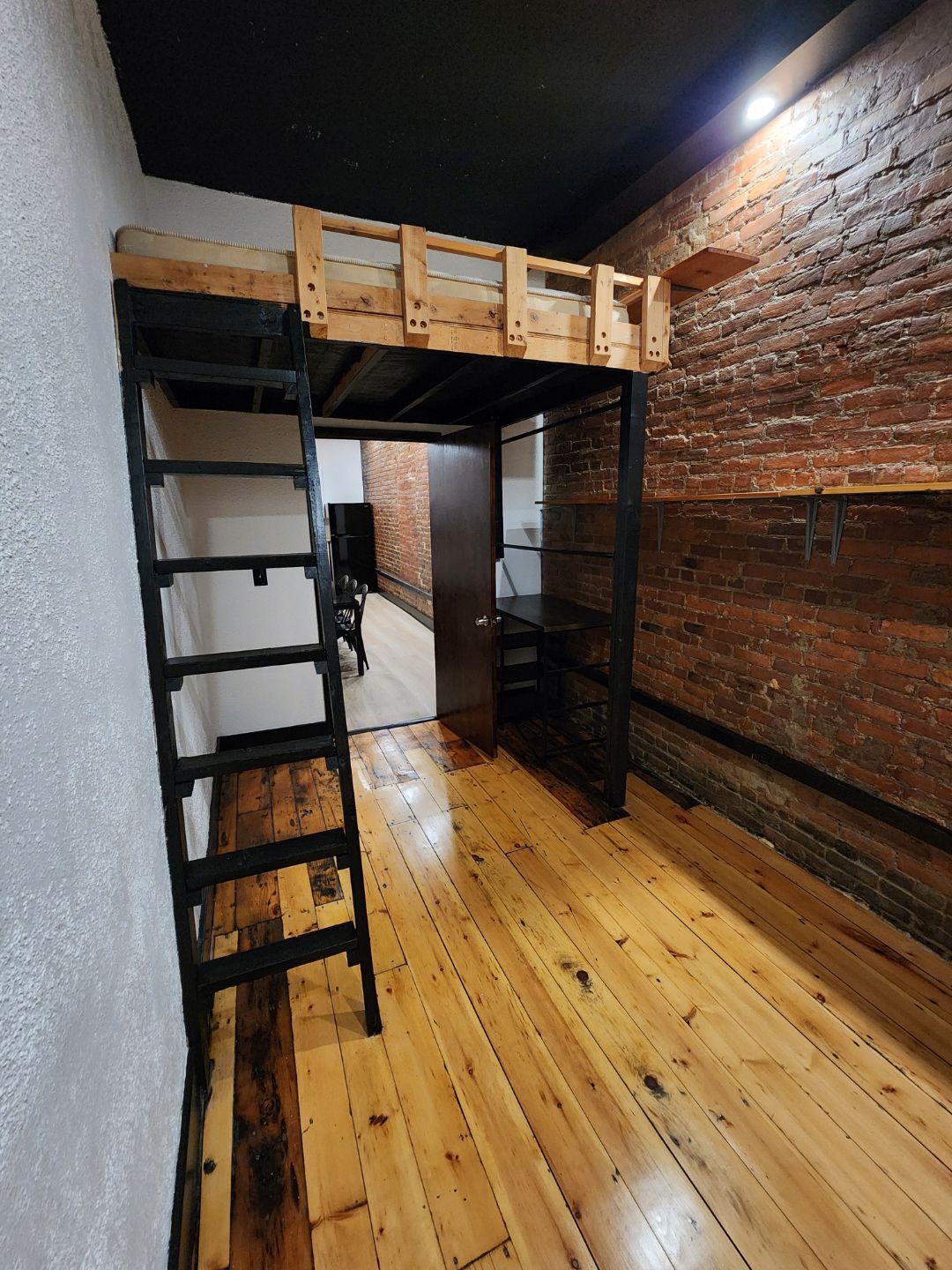 Building Photo - 136 Court St