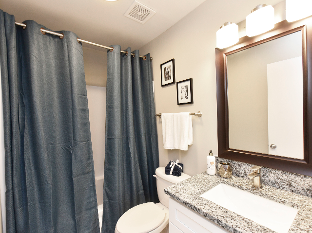 Bathroom + Granite Counters - Park 1Eleven West