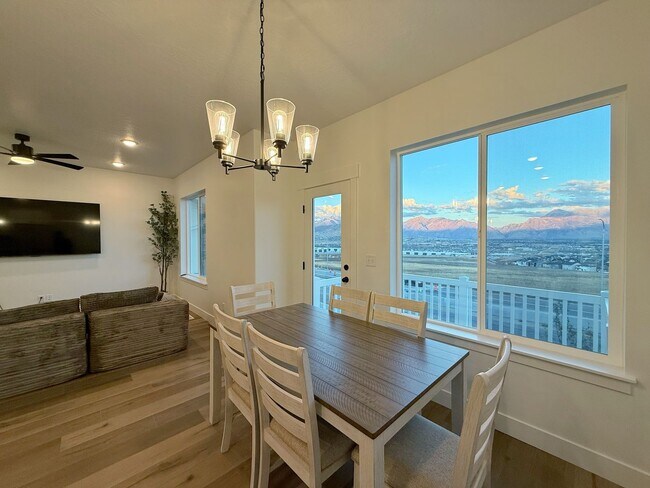 Building Photo - 2722 Blue Dawn Ln