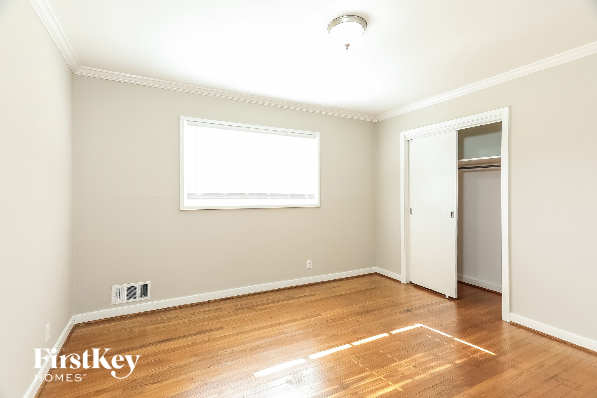 Building Photo - 3364 Valley Park Dr