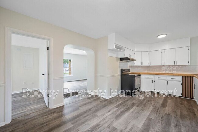 Building Photo - 5332 Oakdale Ave