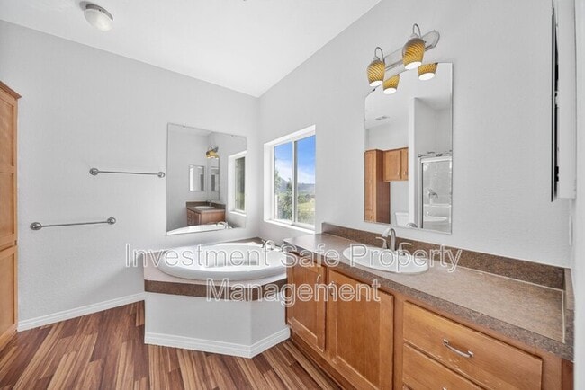 Building Photo - 2921 Sunset Hills