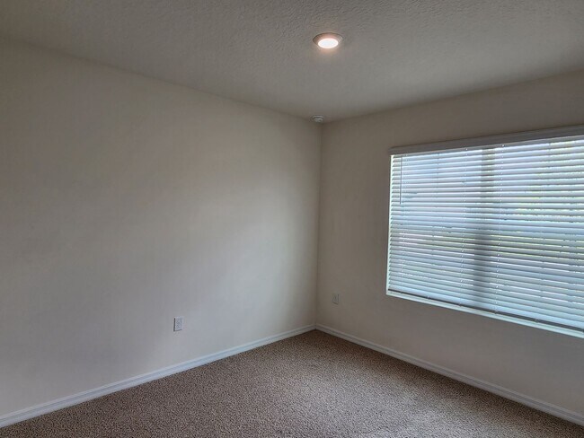 Building Photo - BEAUTIFUL 4Bedroom 2 Bathroom Home in the Ormond Station Community