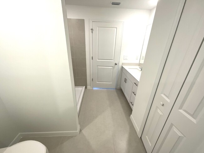 Building Photo - 11961 Savanna Lks Blvd