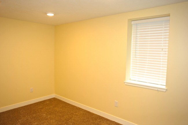 Building Photo - 1213 Lake Michigan Dr NW