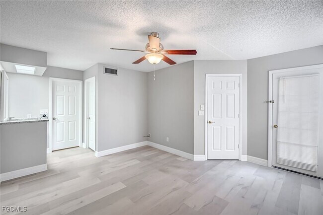 Building Photo - 15206 Parkside Dr
