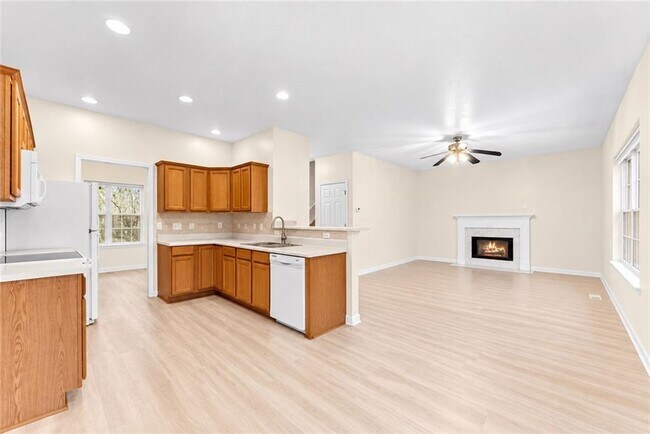Building Photo - 3451 Leisure Ln