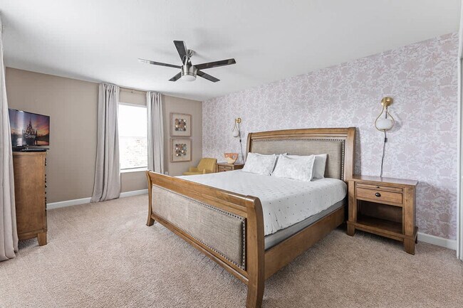 Building Photo - 4702 Sleepy Hollow Dr