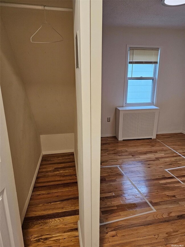 Primary Photo - 29-39-39 Curtis St