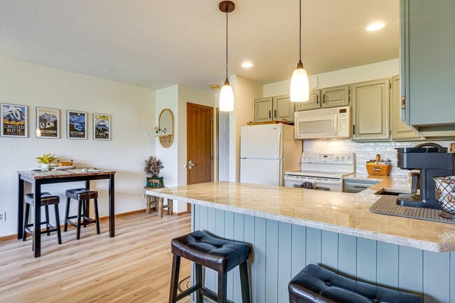 Building Photo - 89410 Ryan Gulch Rd