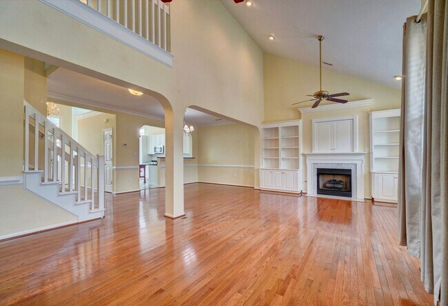 Building Photo - 5027 Ocean Way