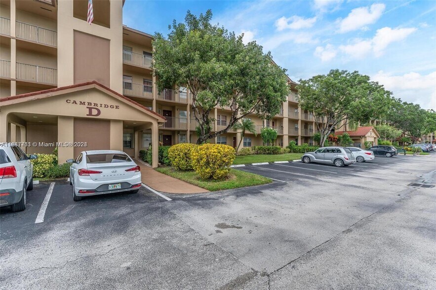 Building Photo - 1151 SW 128th Ter