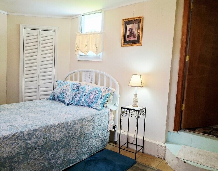 Building Photo - 2175 John Thursby Rd