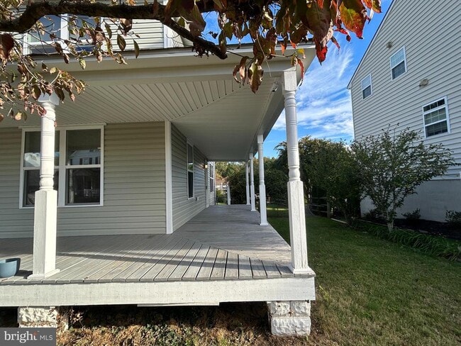 Building Photo - 2605 Maple Ave